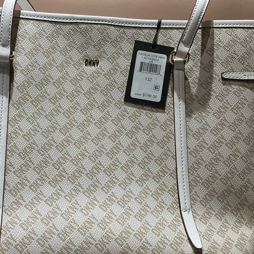 DKNY Patricia ToTe DIAG